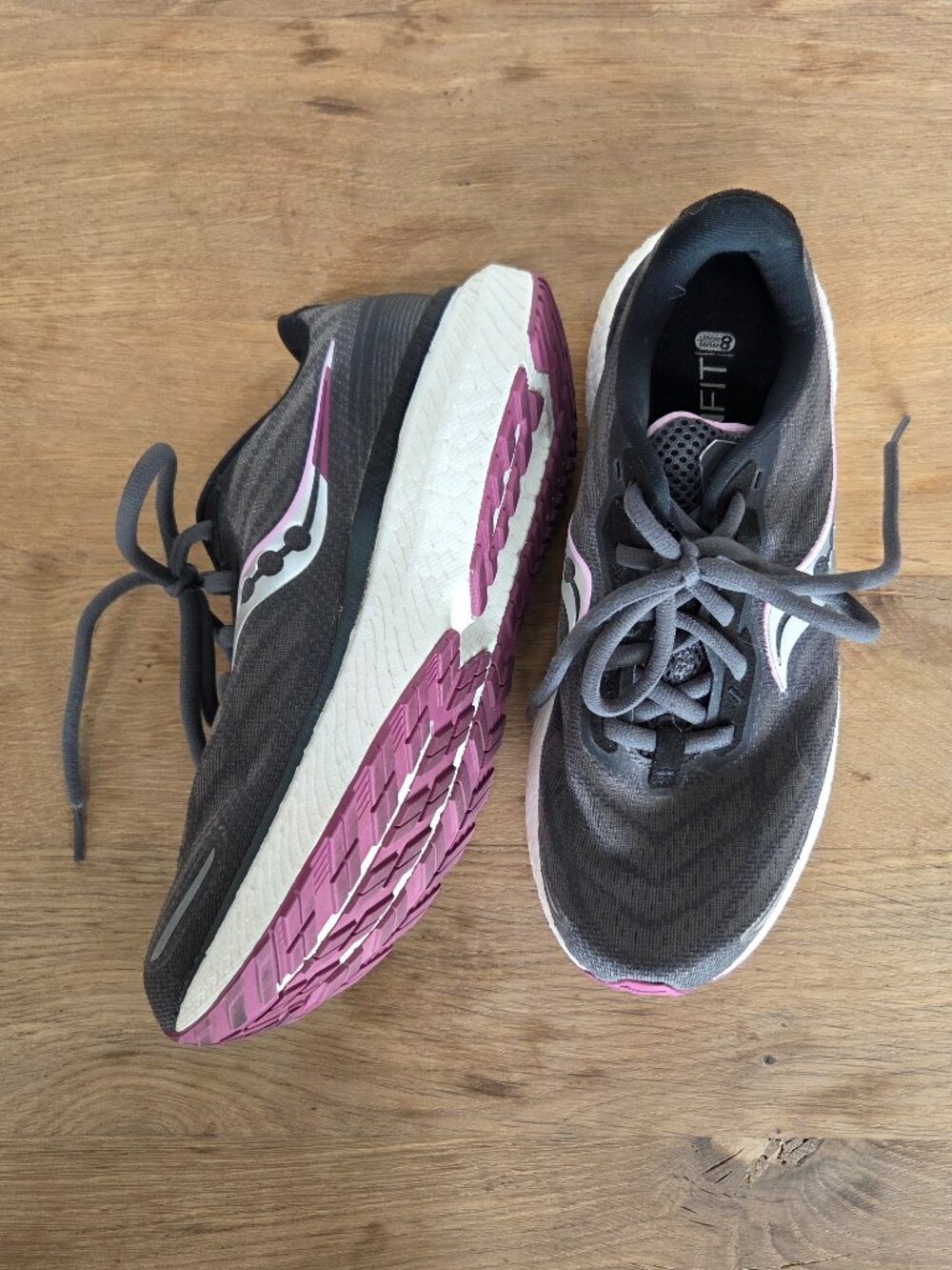 Saucony Women's Triumph 19 Running Show - Shadow/Quartz Size 7.5